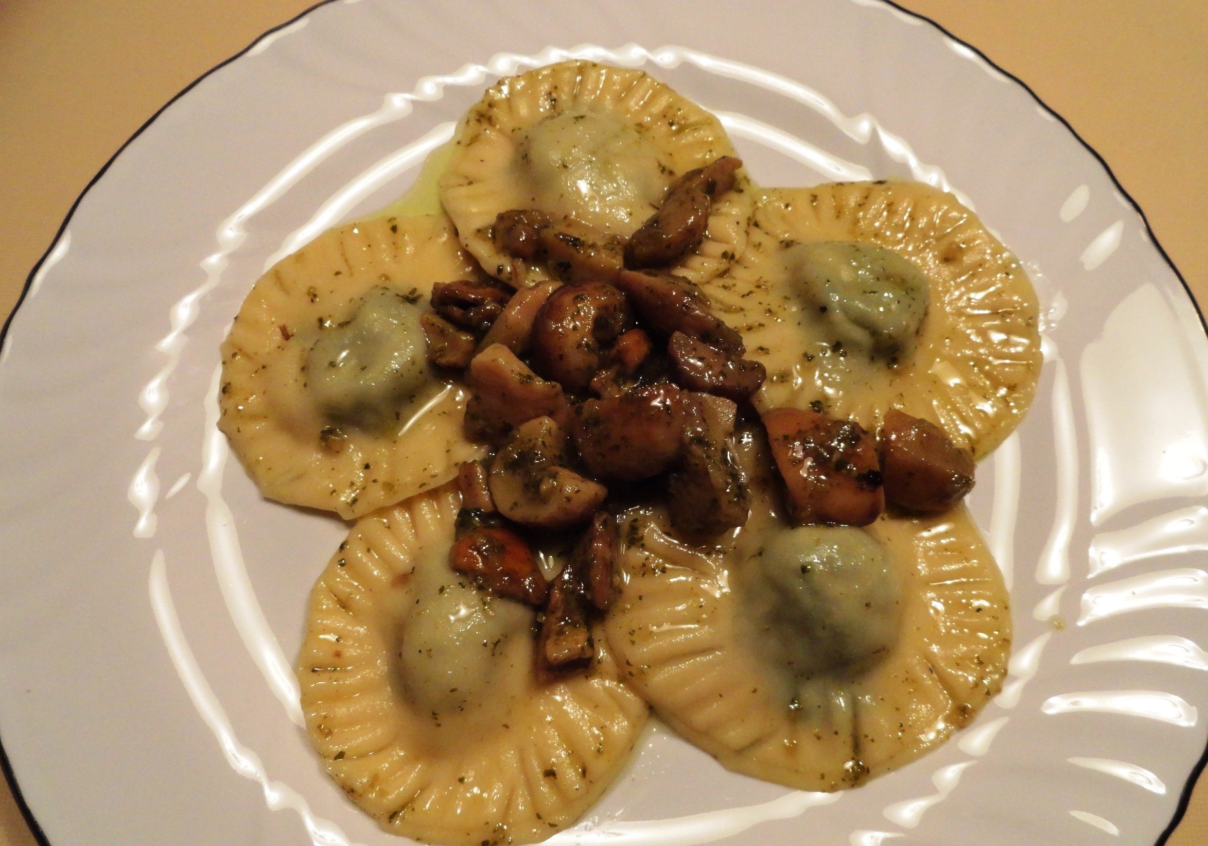 Ravioli di spinaci con funghi porcini - I viaggi del Goloso