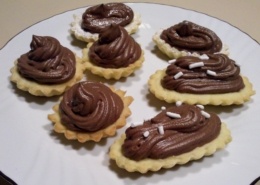 Pasticcini con mousse al ciccolato